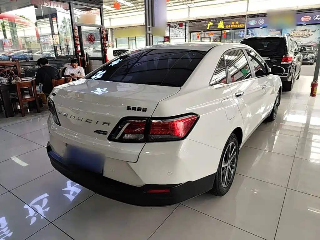 Venucia D60 — миниатюра 7