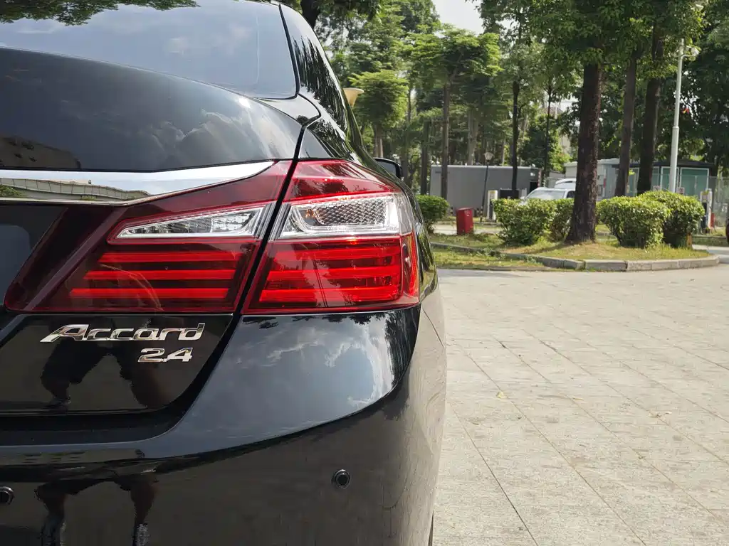 Honda Accord — миниатюра 9