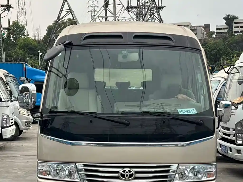 Toyota Coaster — миниатюра 13