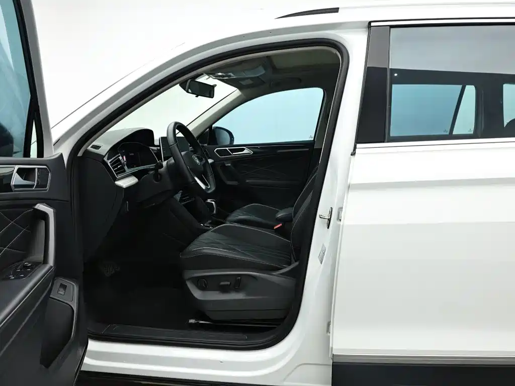 Volkswagen Tiguan L — миниатюра 10