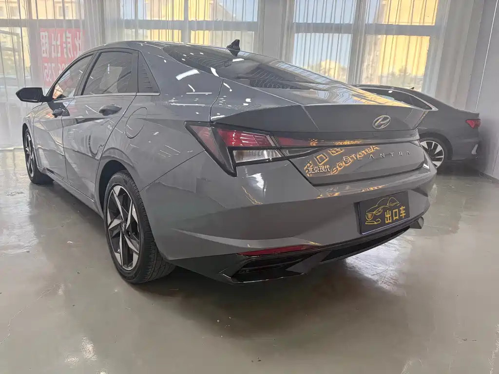 Hyundai Elantra — миниатюра 12