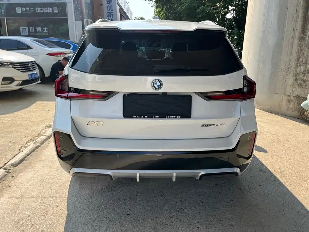 BMW iX1 — миниатюра 14