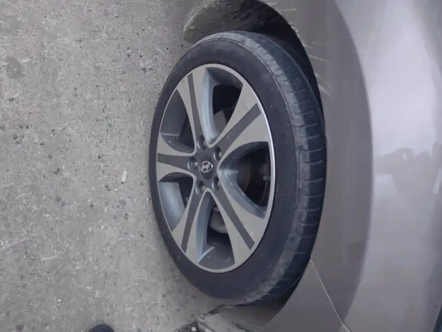 Hyundai Elantra Langdong — миниатюра 6