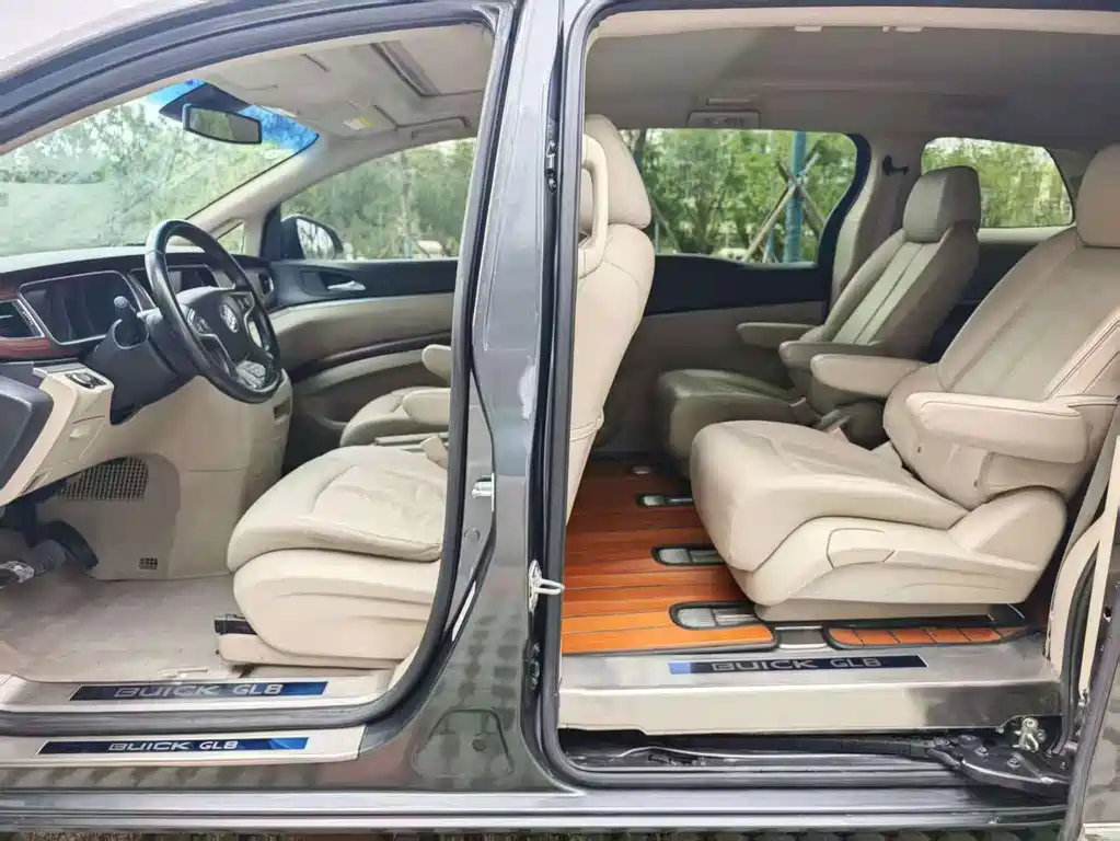 Buick GL8 — миниатюра 10