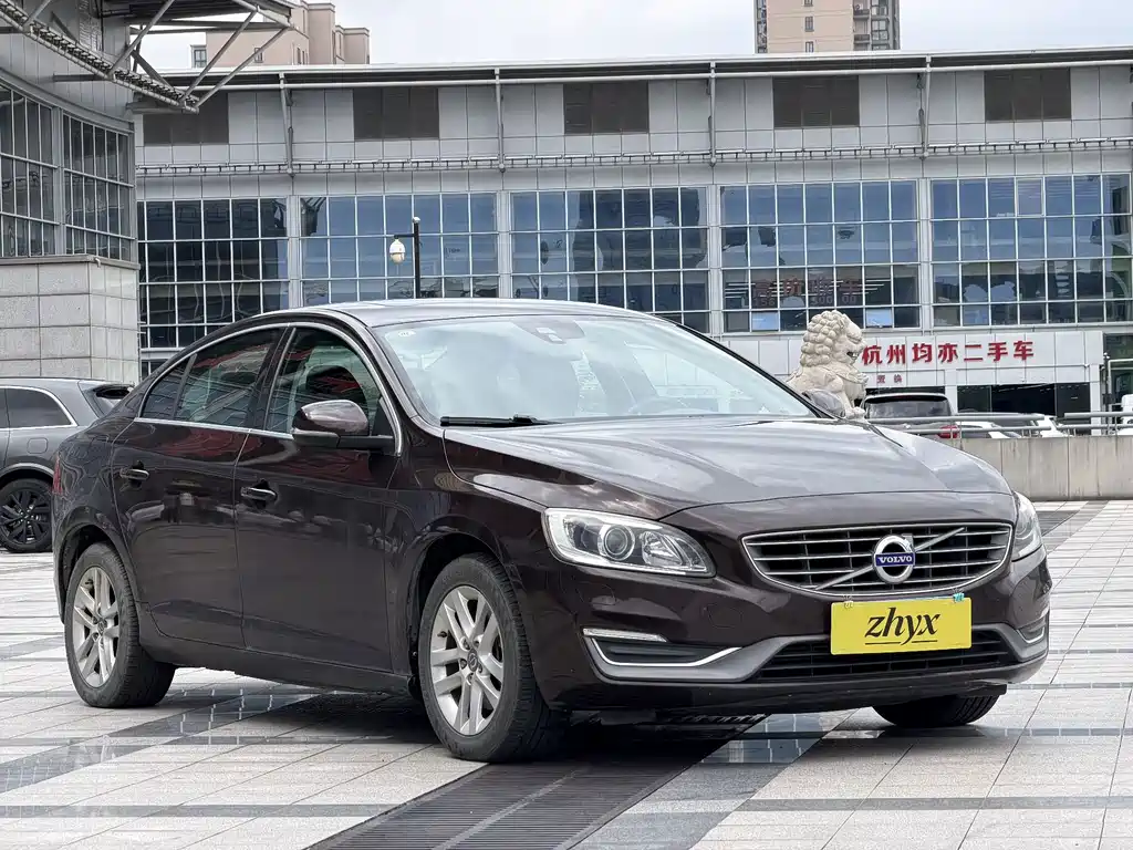 Volvo S60 — миниатюра 3