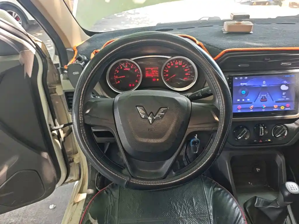 Wuling Hongguang — миниатюра 11