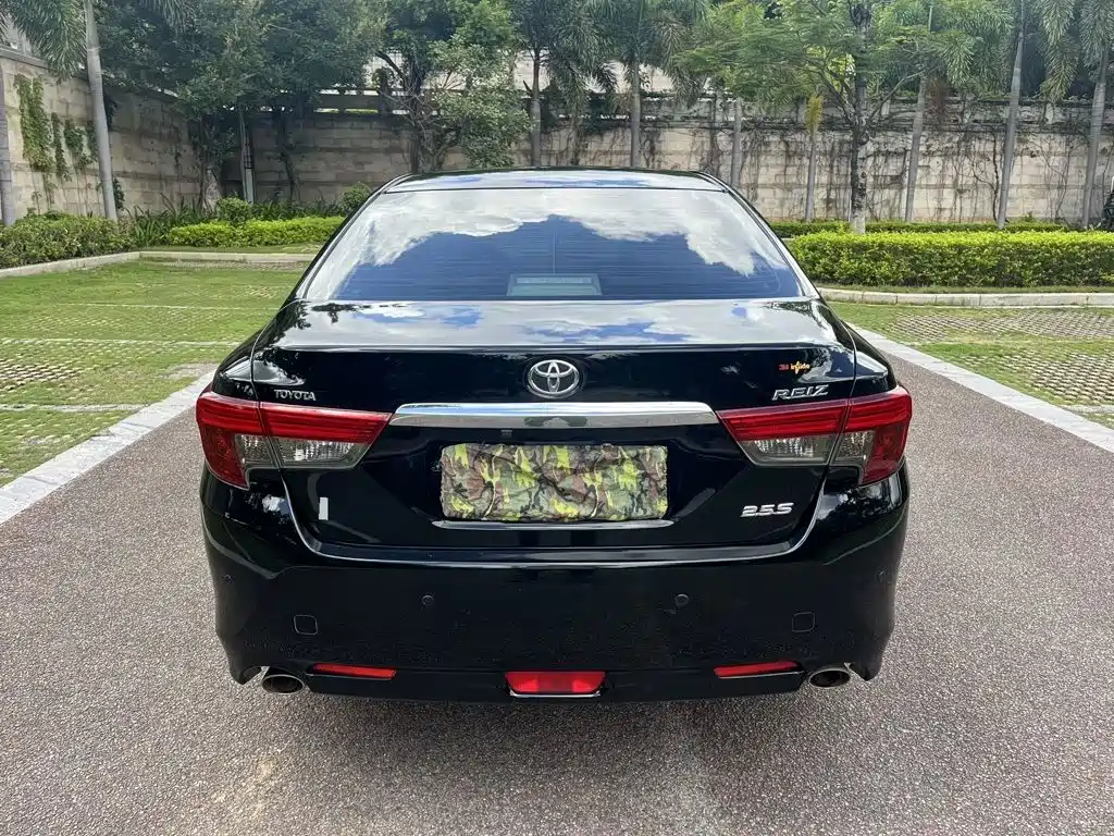 Toyota Reiz — миниатюра 7