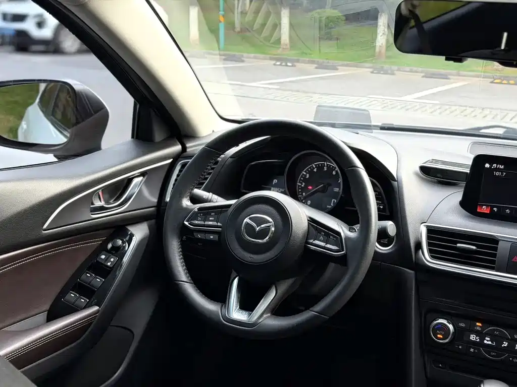 Mazda 3 Axela — миниатюра 9