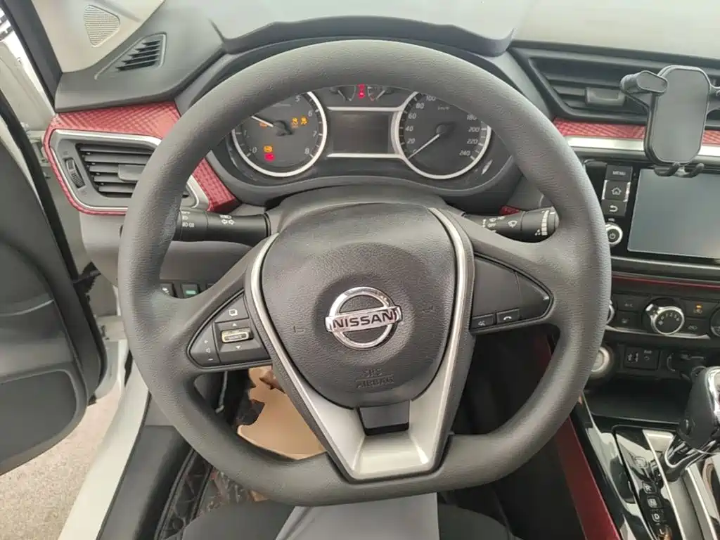 Nissan Bluebird — миниатюра 11