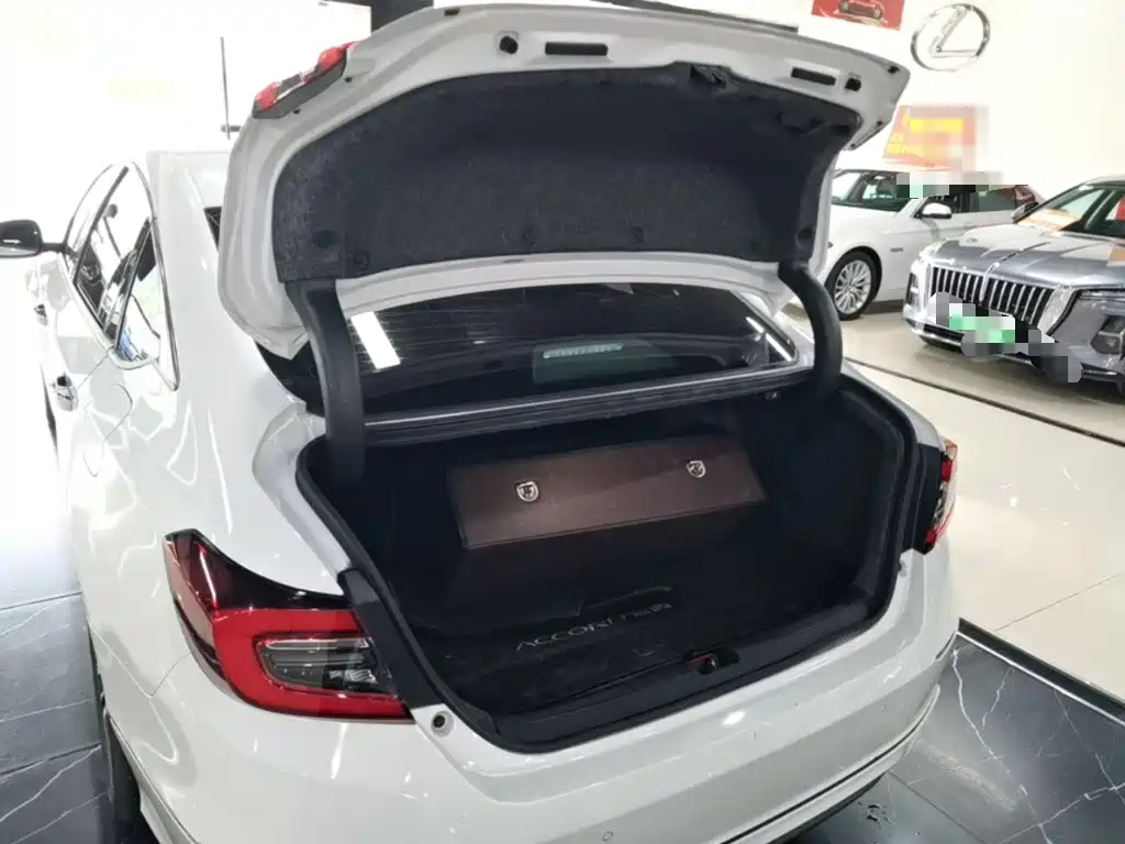 Honda Accord — миниатюра 19
