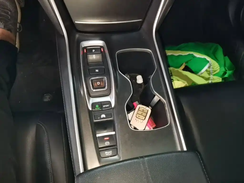 Honda Accord — миниатюра 14