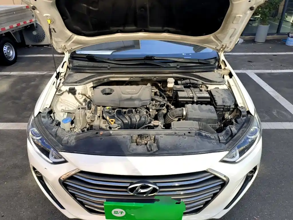 Hyundai Elantra — миниатюра 20