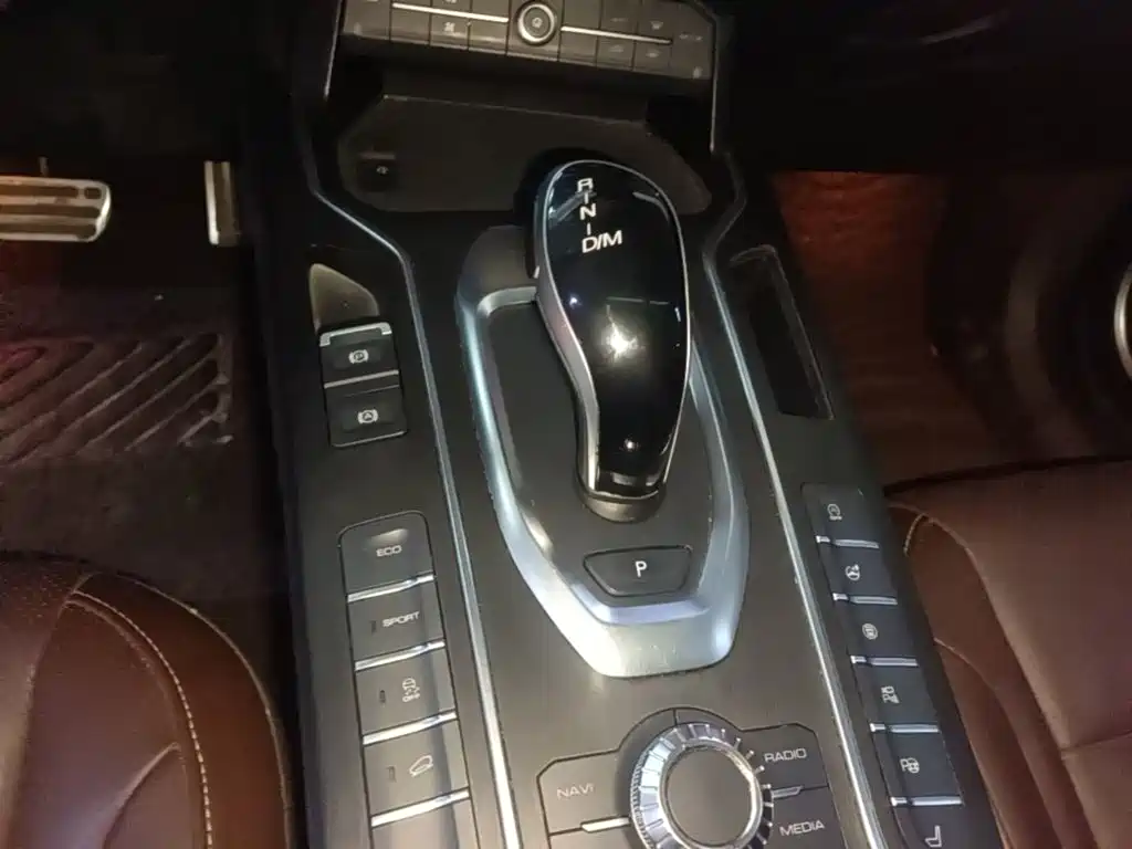 Wey Wey VV6 — миниатюра 14