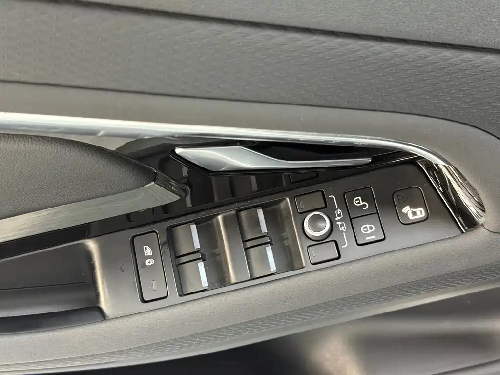 Land Rover Evoque — миниатюра 7
