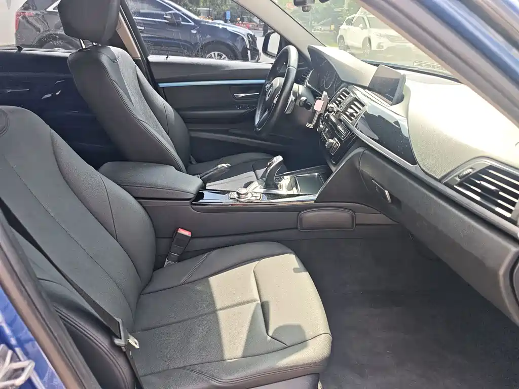 BMW 3 Series — миниатюра 9