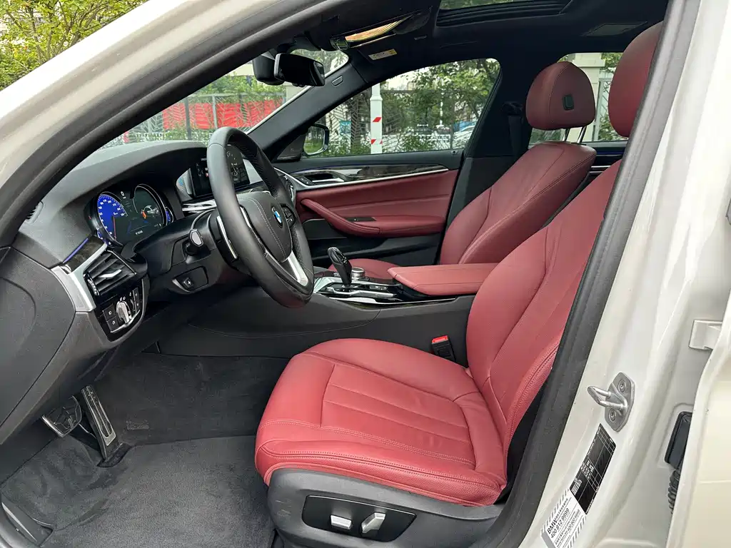 BMW 5 Series — миниатюра 7
