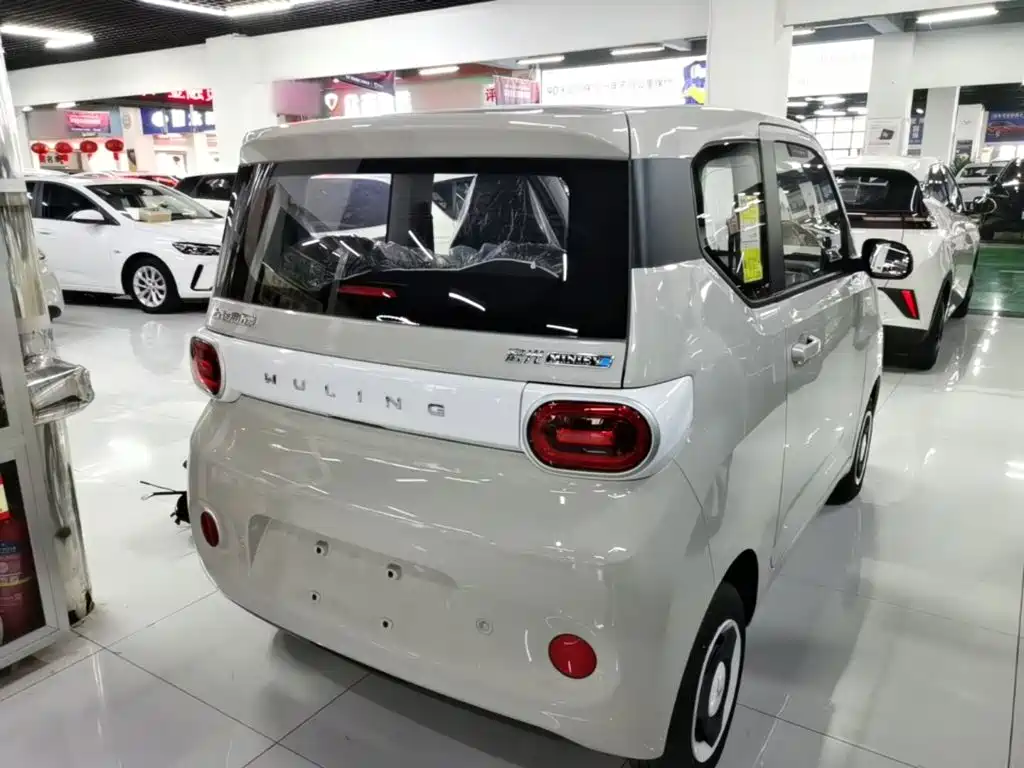 Wuling MINIEV — миниатюра 7