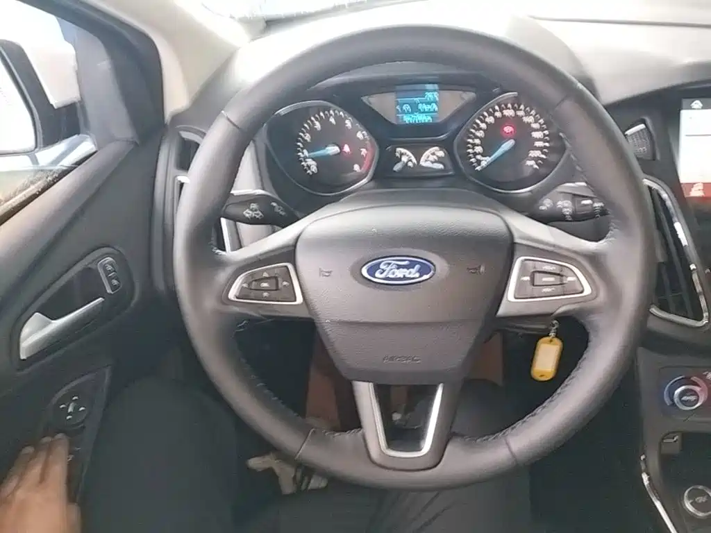Ford Focus — миниатюра 11