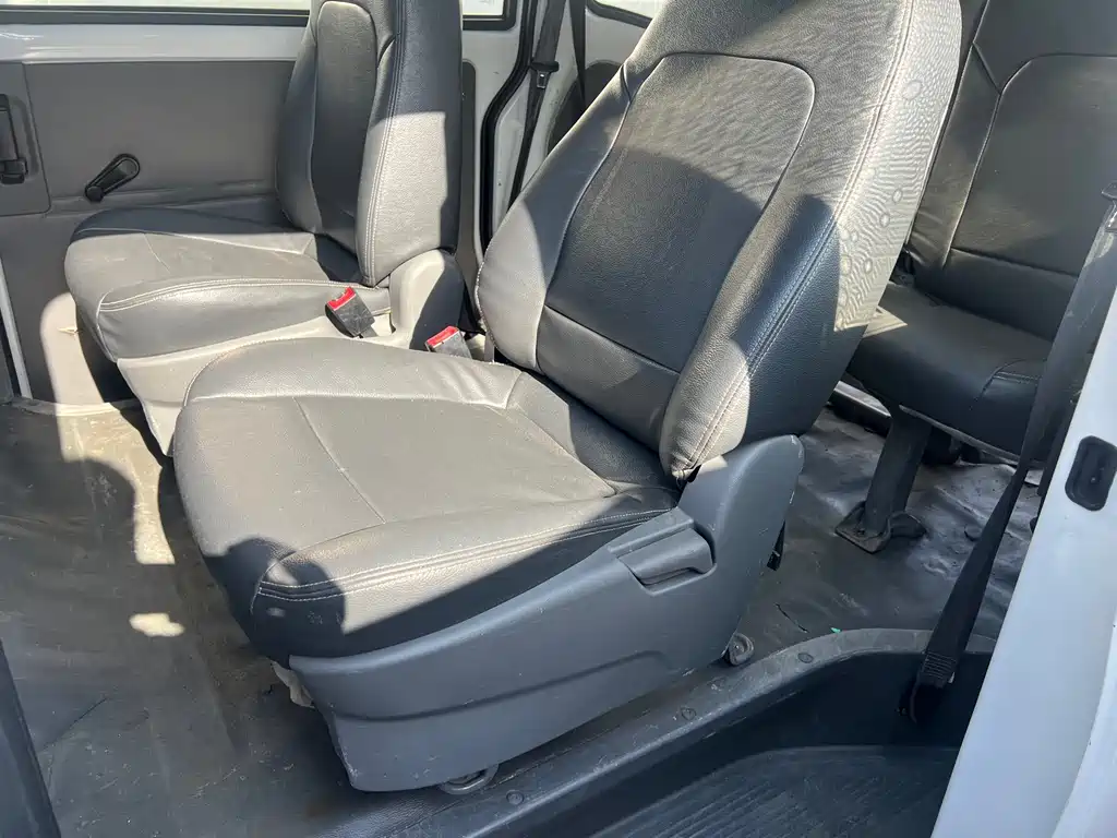 Wuling Zhengcheng Classic — миниатюра 6
