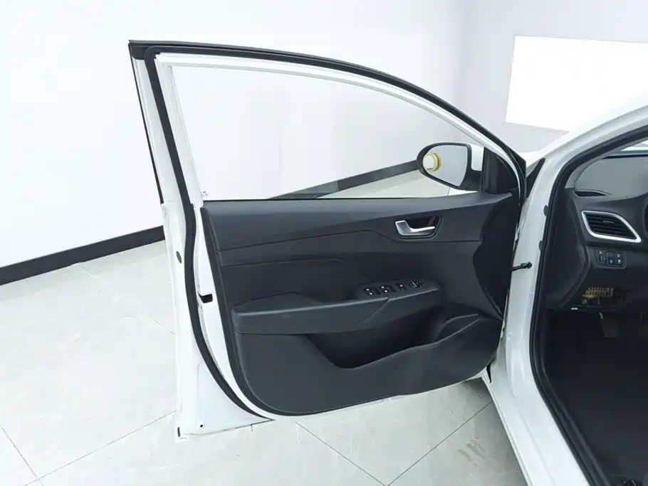 Hyundai Verna — миниатюра 7