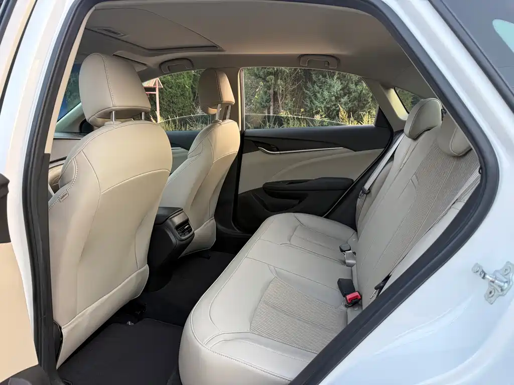 Buick Excelle — миниатюра 10