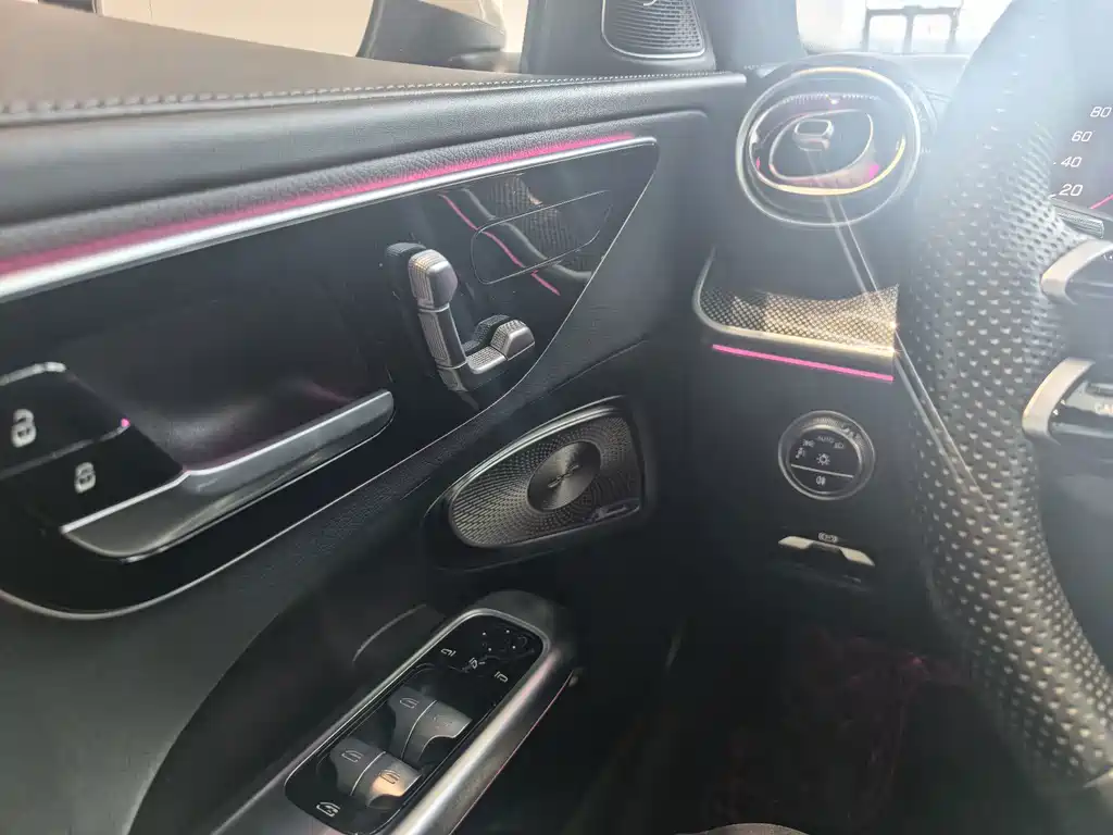 Mercedes-Benz C-Class — миниатюра 14