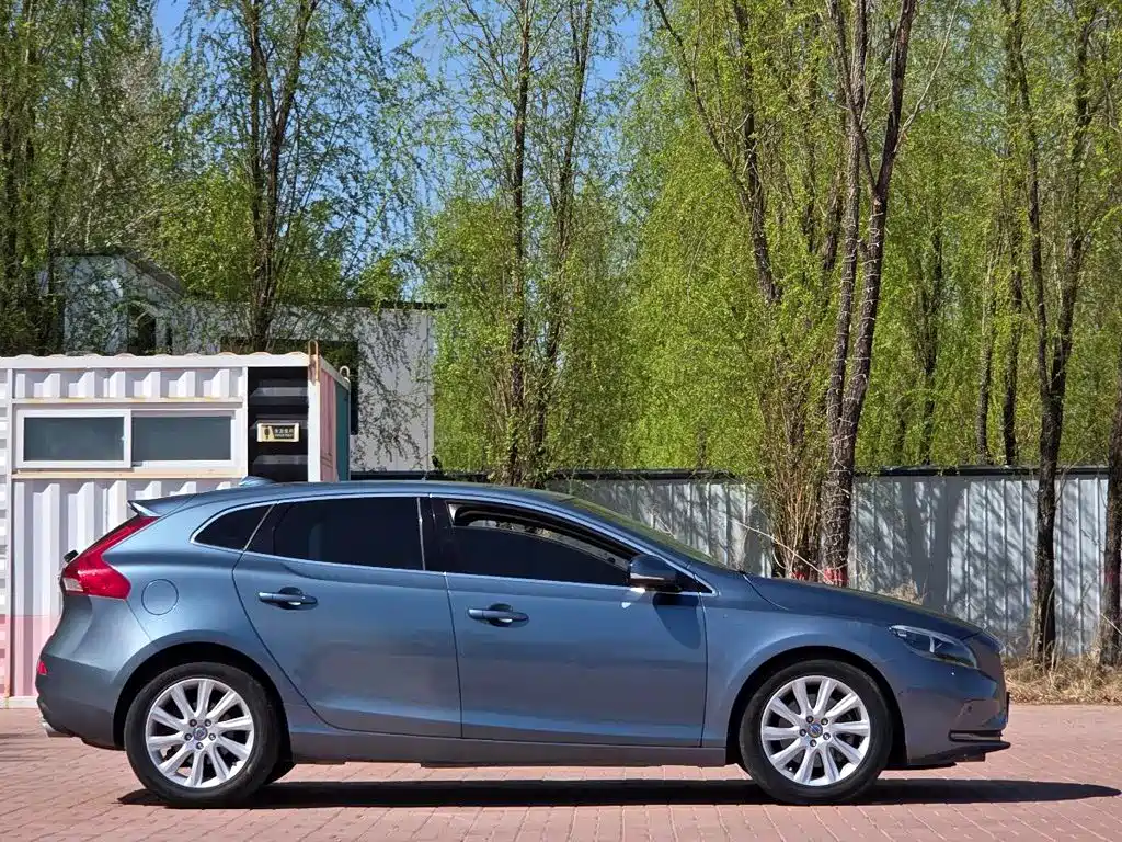 Volvo V40 — миниатюра 11