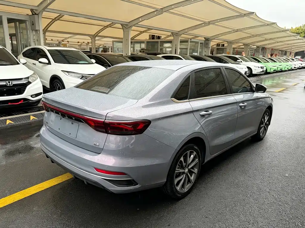 Geely Emgrand — миниатюра 13