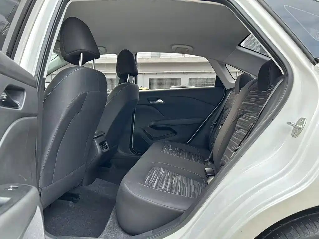 Chevrolet Monza — миниатюра 6