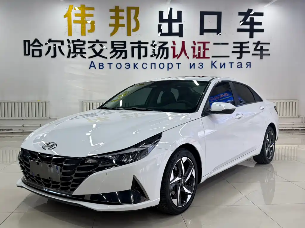 Hyundai Elantra 2022 1.5L CVT LUX Premium Edition