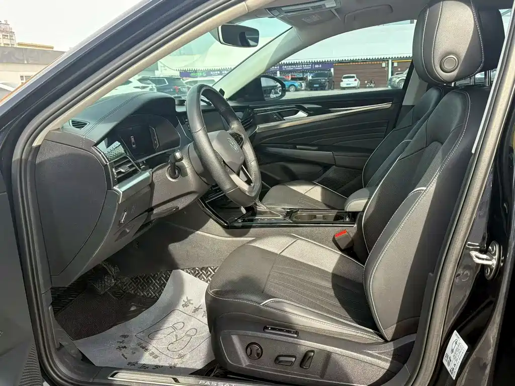 Volkswagen Passat - фото 4