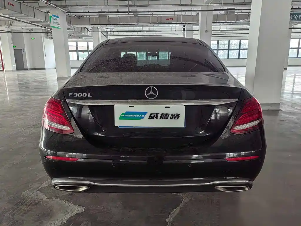 Mercedes-Benz E-Class — миниатюра 5