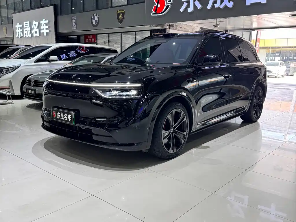Aito M8 2025 Max+ 53.4kWh 5 мест (192 ）