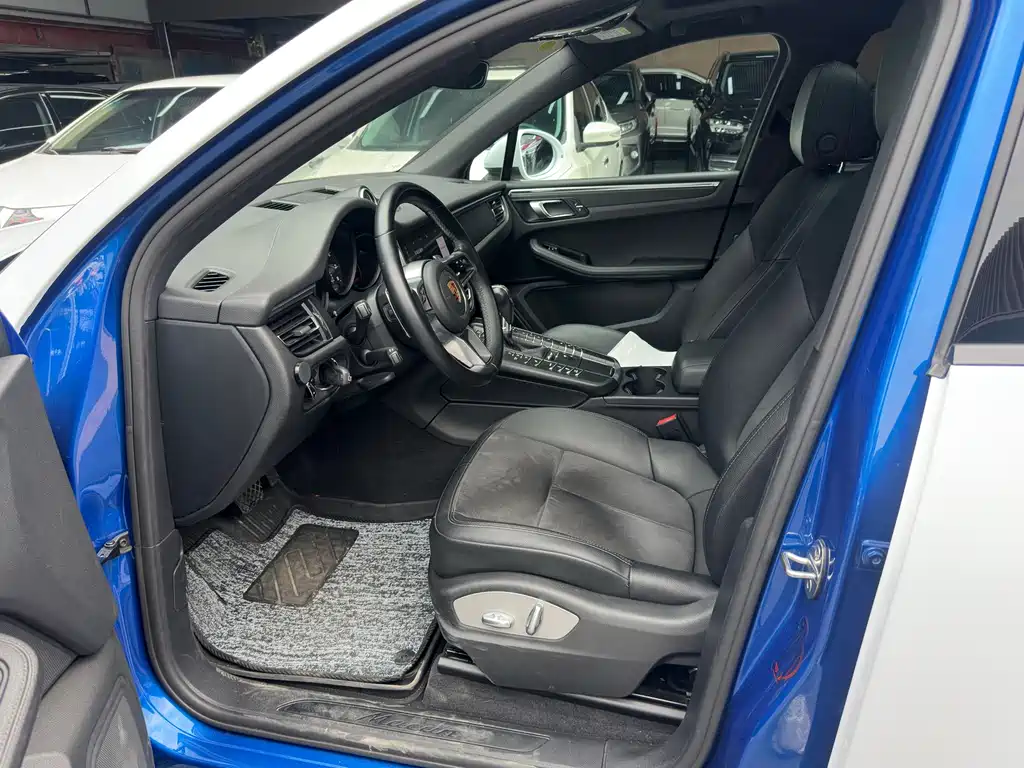 Porsche Macan — миниатюра 14