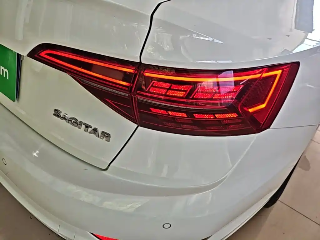 Volkswagen Sagitar — миниатюра 8