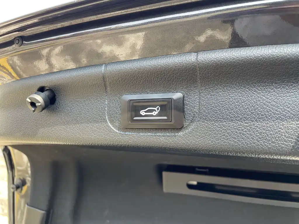 Mercedes-Benz C-Class — миниатюра 26
