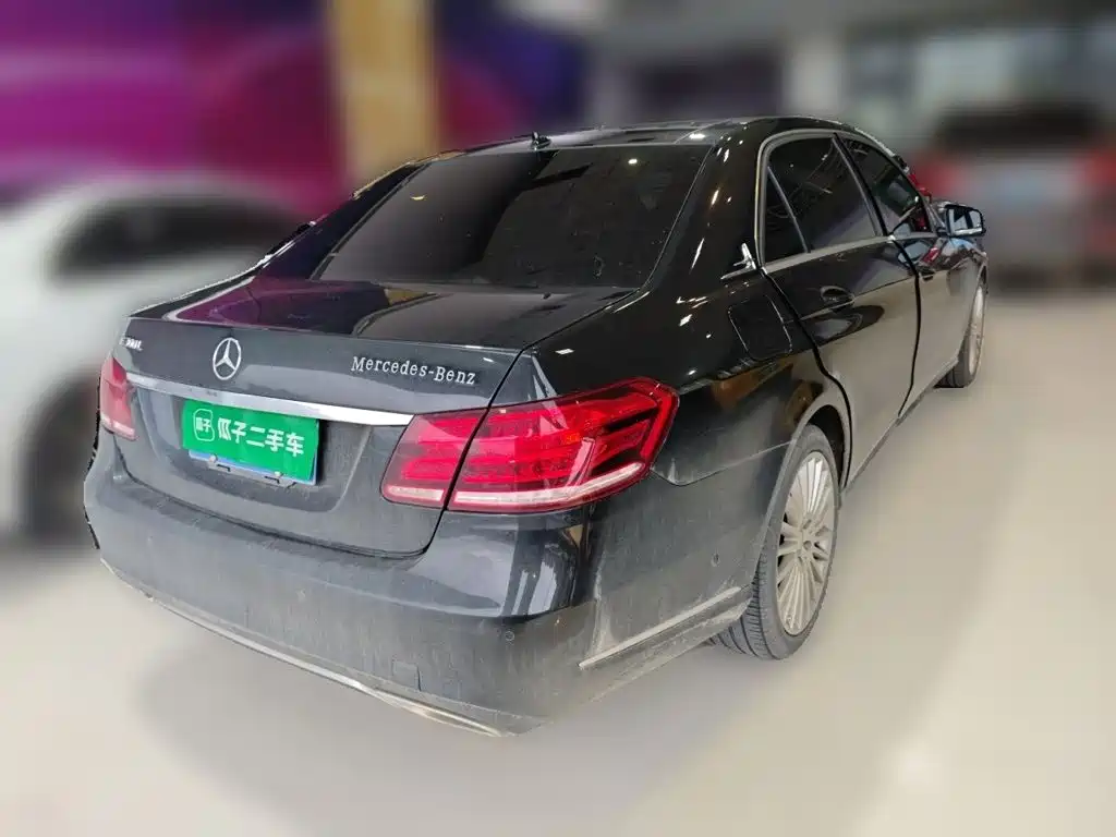Mercedes-Benz E-Class — миниатюра 6