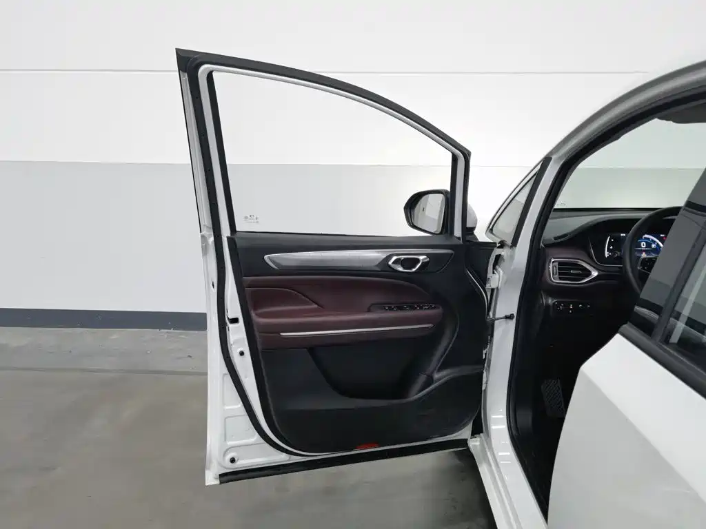 GAC Motor Trumpchi M6 — миниатюра 8