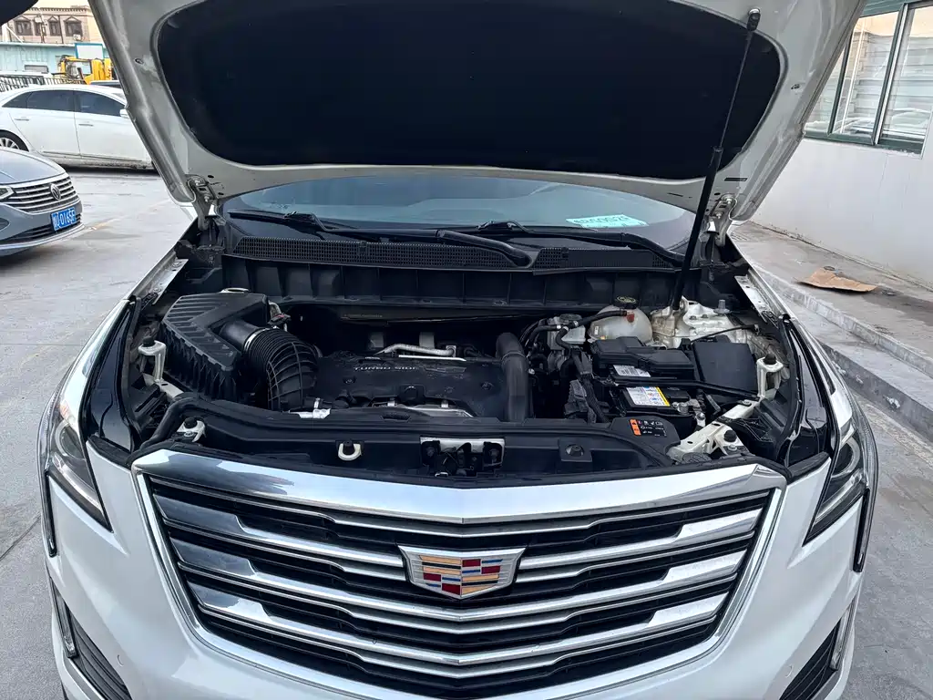 CADILLAC XT5