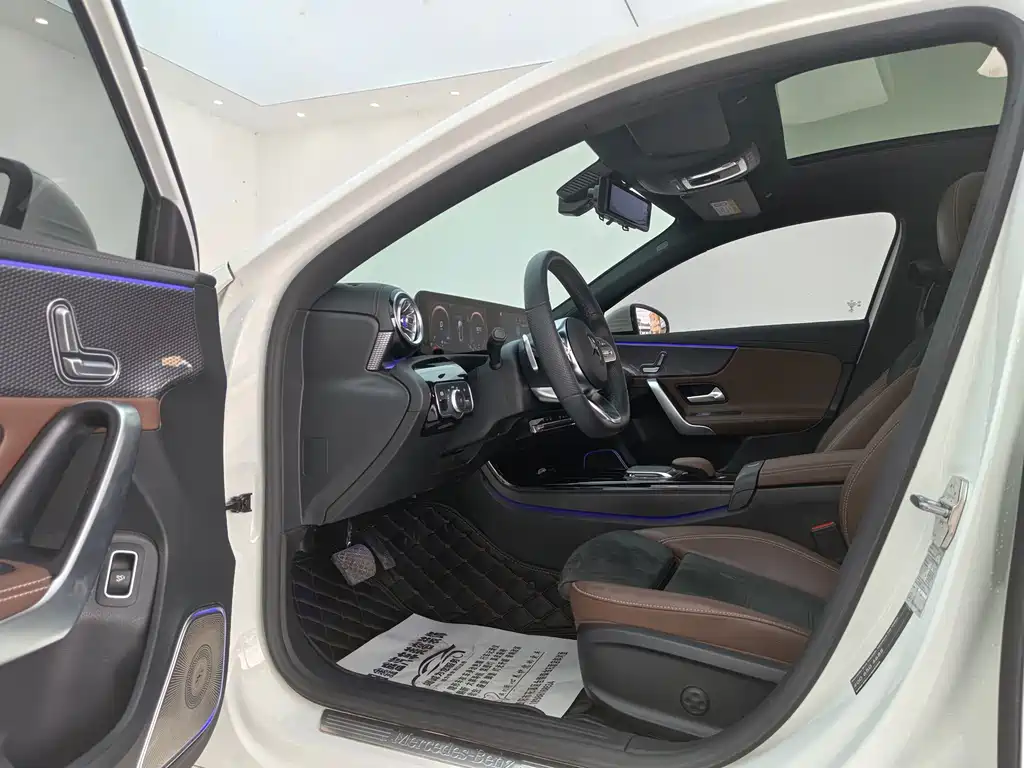 Mercedes-Benz A-Class — миниатюра 7