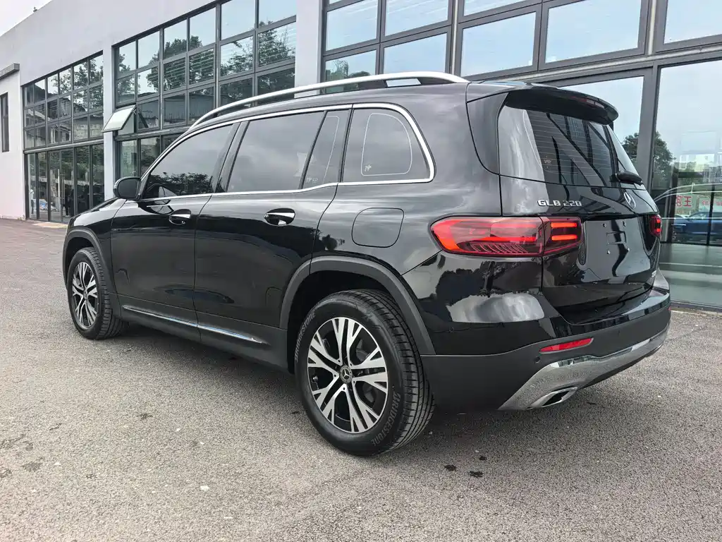 Mercedes-Benz GLB 2026 GLB 220