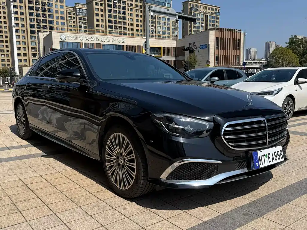 MERCEDES-BENZ E CLASS