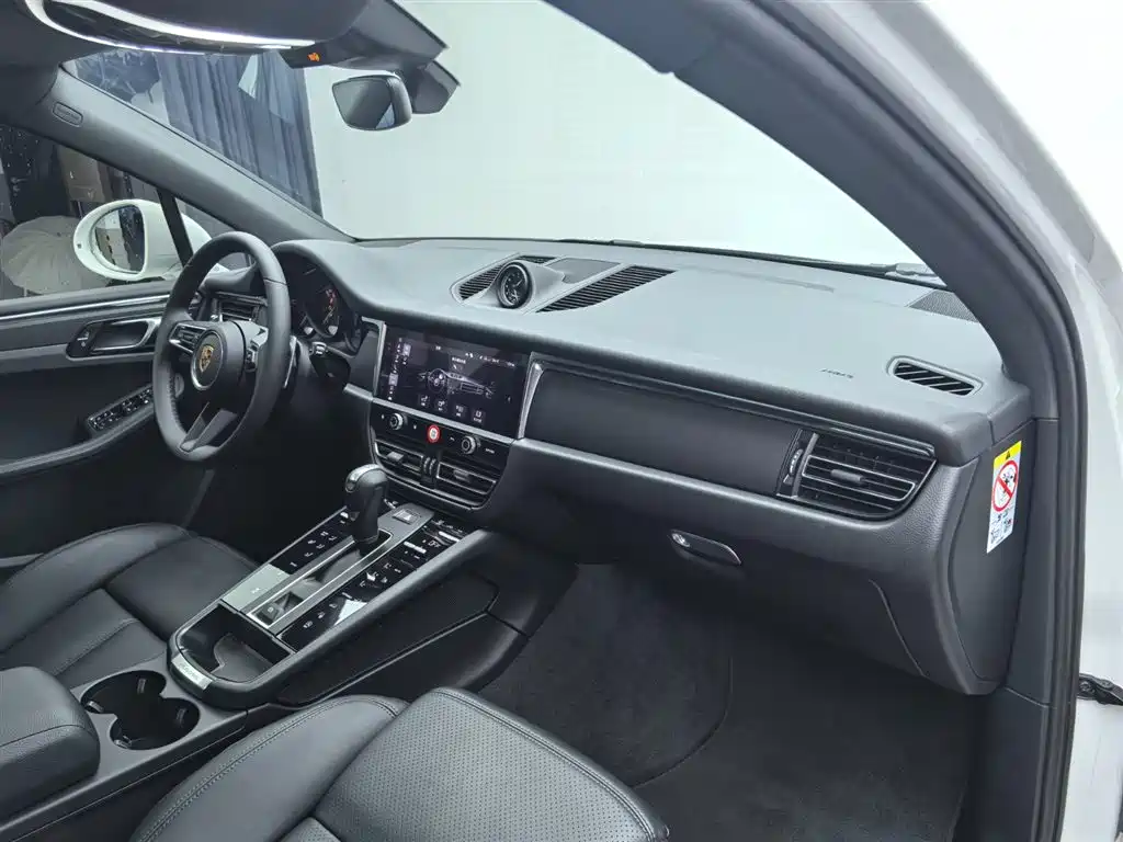Porsche Macan — миниатюра 24