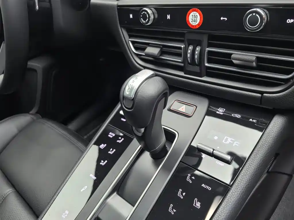 Porsche Macan — миниатюра 26
