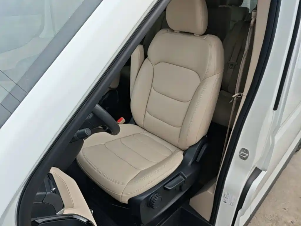 MAXUS V90 — миниатюра 15