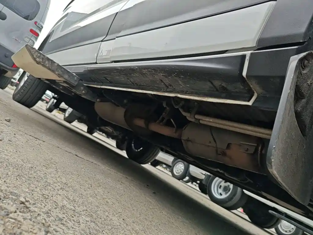 MAXUS V90 — миниатюра 21