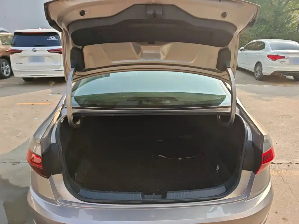 Volkswagen Sagitar — миниатюра 19