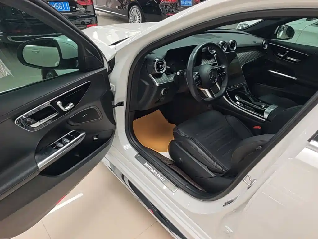 Mercedes-Benz C-Class — миниатюра 16