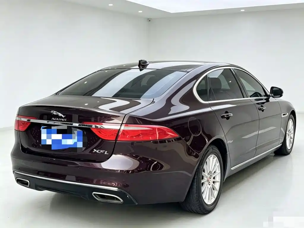 Jaguar XFL — миниатюра 6
