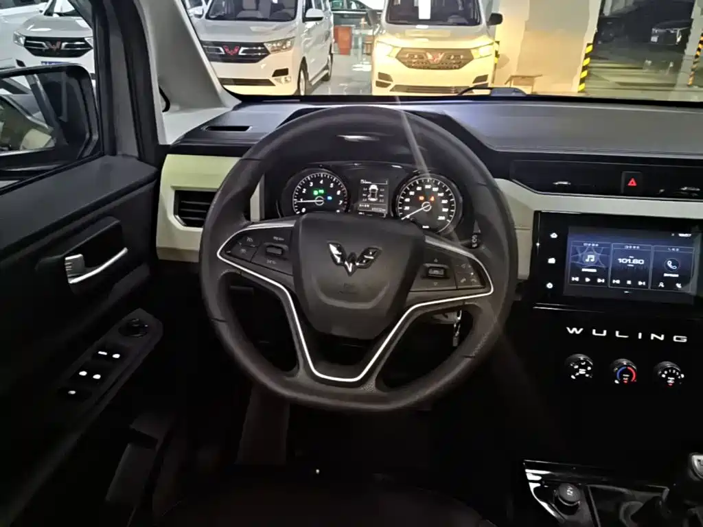 Wuling Hongguang PLUS — миниатюра 11